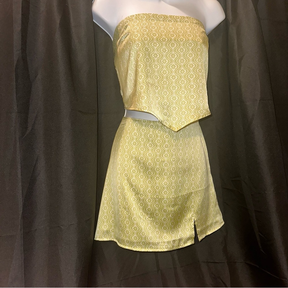 Hollister Satin Light Green & White Mini Slip Skirt set with flower design